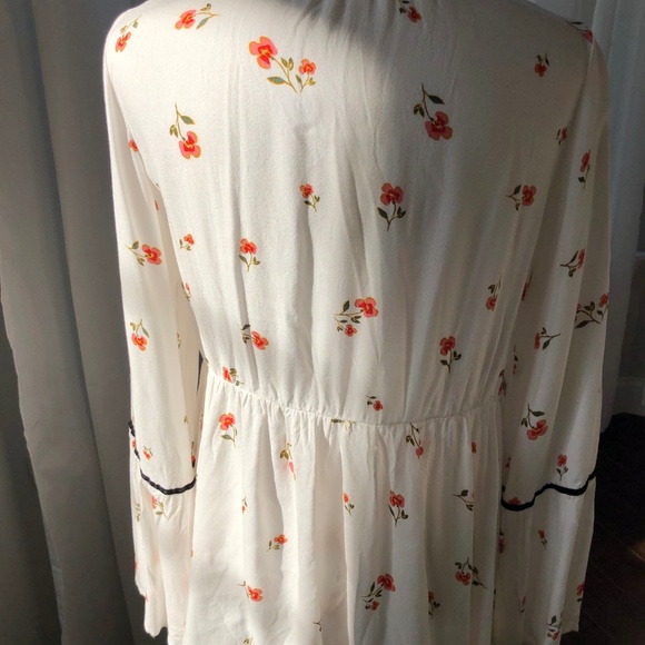 ❌ SOLD ❌ LC Lauren Conrad Bohemian Floral Blouse - Picture 5 of 8